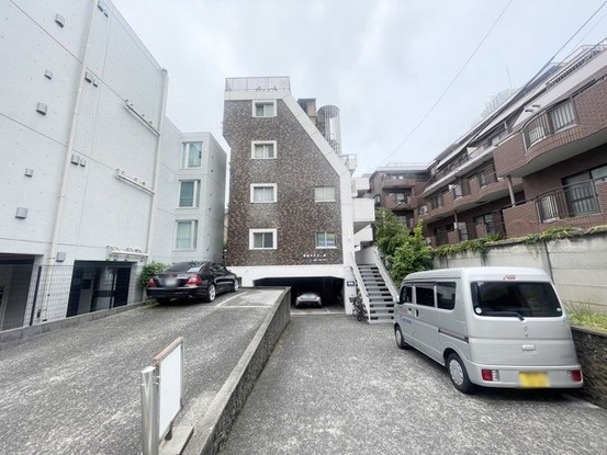 apartment 東京都渋谷区神宮前４丁目11-6　表参道千代田ビル7F