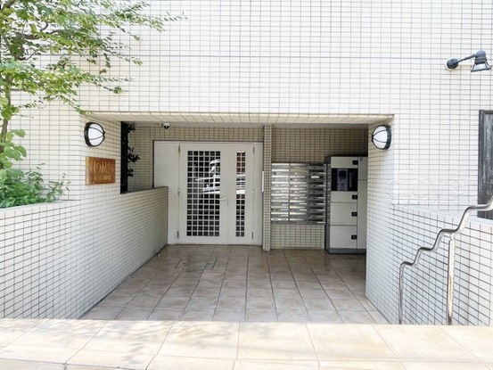 apartment 東京都渋谷区神宮前４丁目11-6　表参道千代田ビル7F
