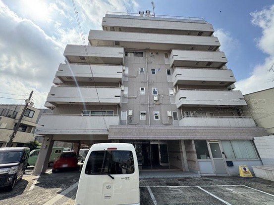 apartment 東京都渋谷区神宮前４丁目11-6　表参道千代田ビル7F