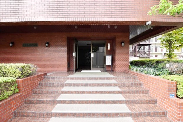 apartment 東京都渋谷区神宮前４丁目11-6　表参道千代田ビル7F