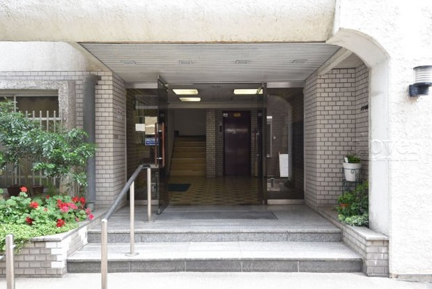 apartment 東京都渋谷区神宮前４丁目11-6　表参道千代田ビル7F