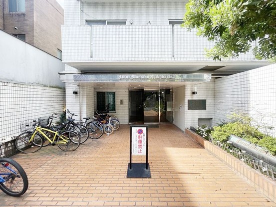 apartment 東京都渋谷区神宮前４丁目11-6　表参道千代田ビル7F