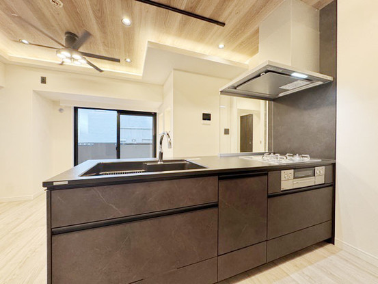 apartment 東京都渋谷区神宮前４丁目11-6　表参道千代田ビル7F