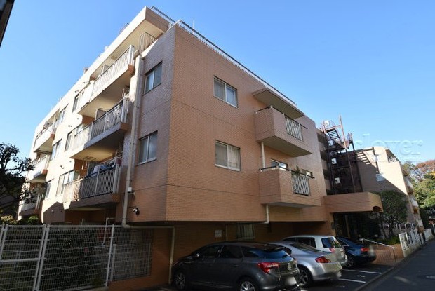 apartment 東京都渋谷区神宮前４丁目11-6　表参道千代田ビル7F