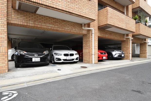 apartment 東京都渋谷区神宮前４丁目11-6　表参道千代田ビル7F