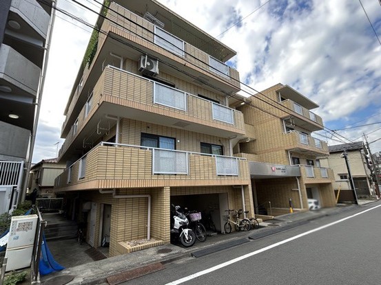 apartment 東京都渋谷区神宮前４丁目11-6　表参道千代田ビル7F