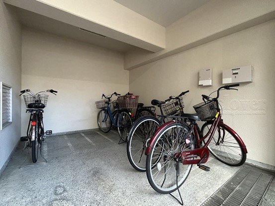 apartment 東京都渋谷区神宮前４丁目11-6　表参道千代田ビル7F