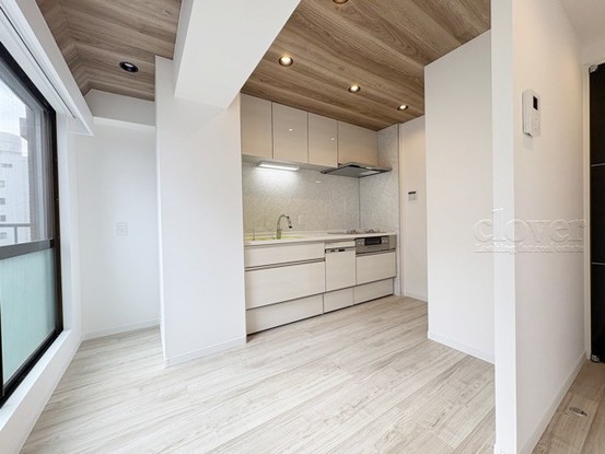 apartment 東京都渋谷区神宮前４丁目11-6　表参道千代田ビル7F