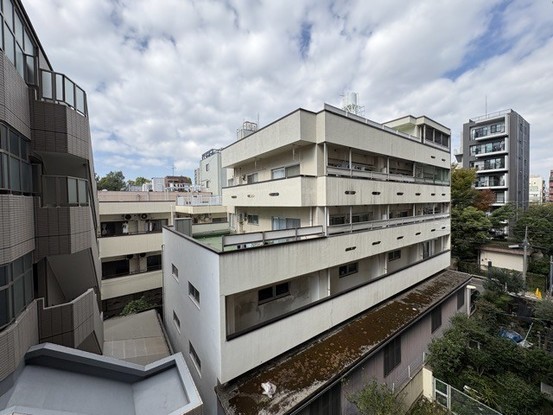 apartment 東京都渋谷区神宮前４丁目11-6　表参道千代田ビル7F