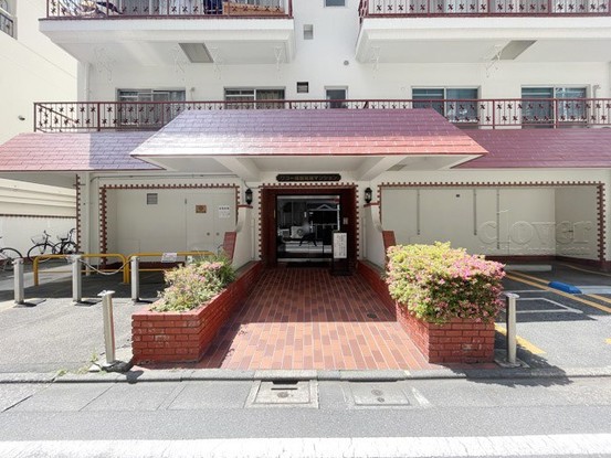 apartment 東京都渋谷区神宮前４丁目11-6　表参道千代田ビル7F