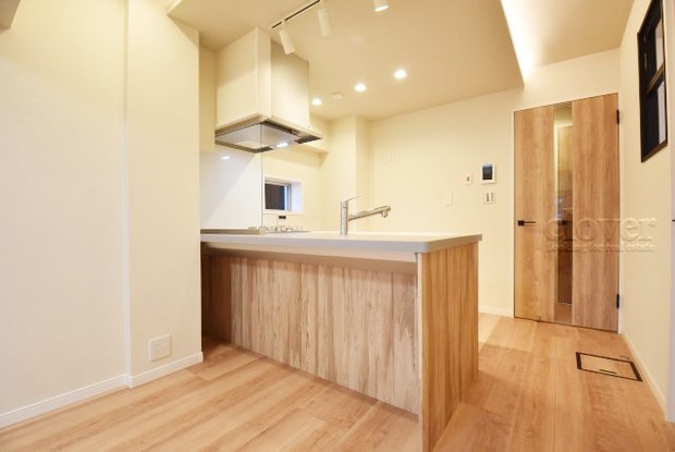 apartment 東京都渋谷区神宮前４丁目11-6　表参道千代田ビル7F