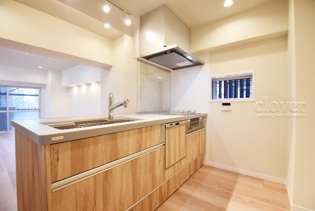 apartment 東京都渋谷区神宮前４丁目11-6　表参道千代田ビル7F