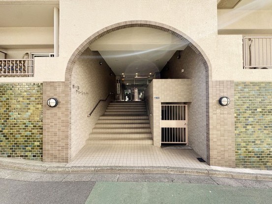 apartment 東京都渋谷区神宮前４丁目11-6　表参道千代田ビル7F