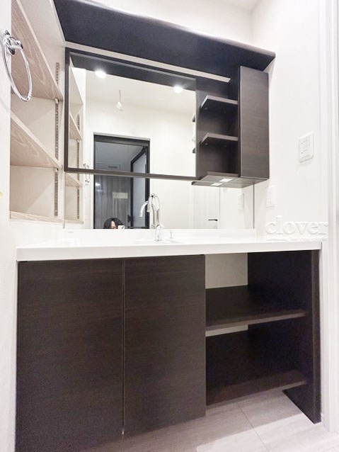 apartment 東京都渋谷区神宮前４丁目11-6　表参道千代田ビル7F