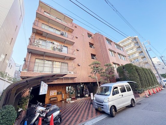 apartment 東京都渋谷区神宮前４丁目11-6　表参道千代田ビル7F