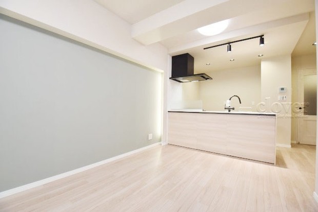 apartment 東京都渋谷区神宮前４丁目11-6　表参道千代田ビル7F