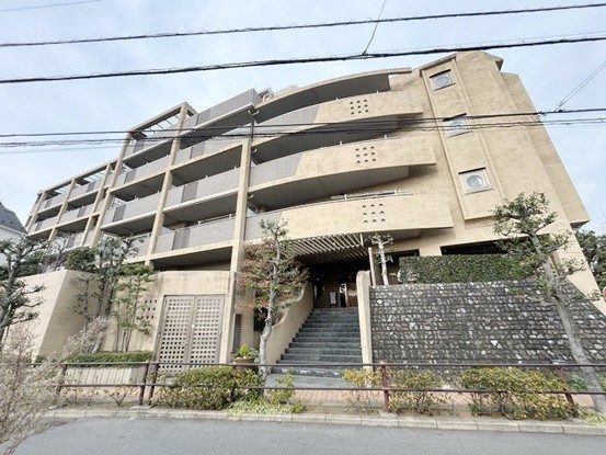 apartment 東京都渋谷区神宮前４丁目11-6　表参道千代田ビル7F