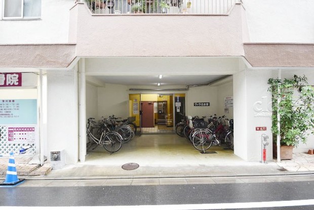 apartment 東京都渋谷区神宮前４丁目11-6　プレファス表参道7F