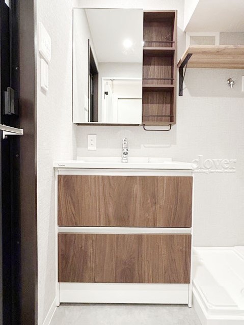 apartment 東京都渋谷区神宮前４丁目11-6　表参道千代田ビル7F