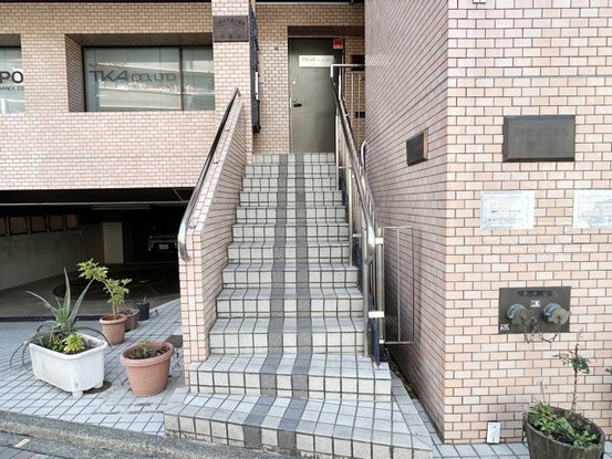 apartment 東京都渋谷区神宮前４丁目11-6　プレファス表参道7F