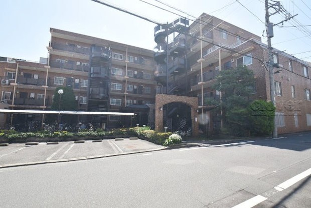 apartment 東京都渋谷区神宮前４丁目11-6　プレファス表参道7F