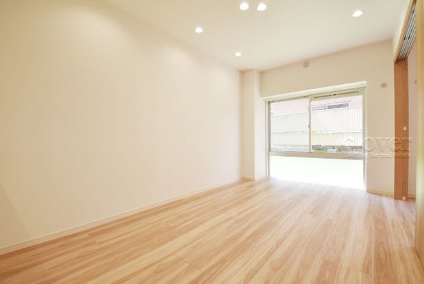 apartment 東京都渋谷区神宮前４丁目11-6　プレファス表参道7F