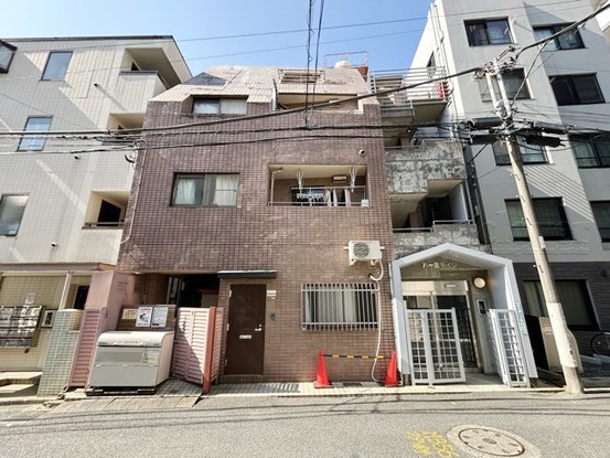 apartment 東京都渋谷区神宮前４丁目11-6　プレファス表参道7F
