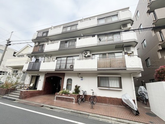 apartment 東京都渋谷区神宮前４丁目11-6　プレファス表参道7F