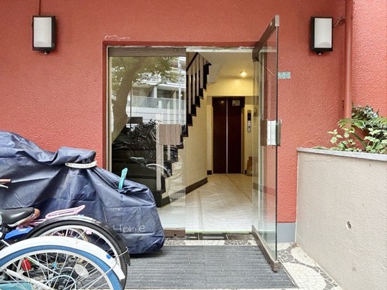 apartment 東京都渋谷区神宮前４丁目11-6　プレファス表参道7F