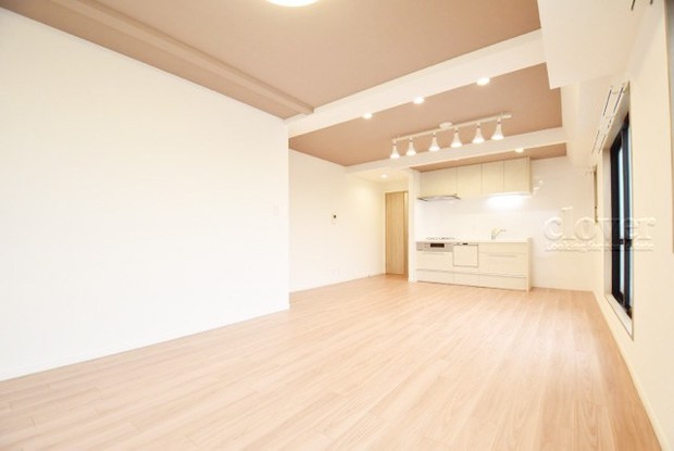 apartment 東京都渋谷区神宮前４丁目11-6　プレファス表参道7F
