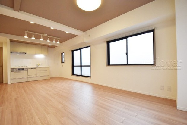 apartment 東京都渋谷区神宮前４丁目11-6　プレファス表参道7F