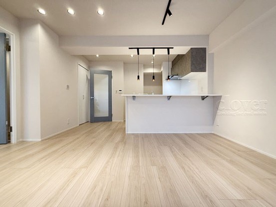 apartment 東京都渋谷区神宮前４丁目11-6　プレファス表参道7F