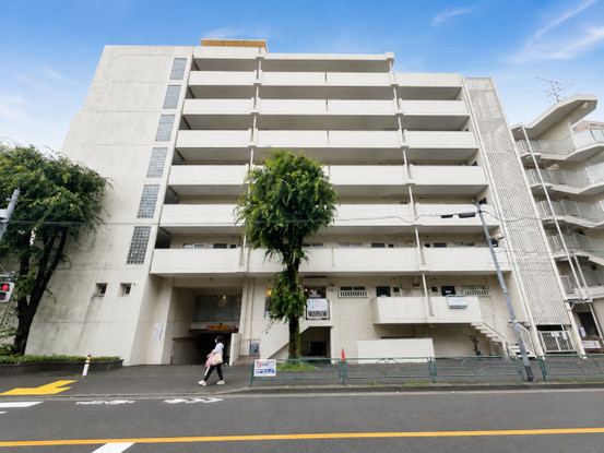 apartment 東京都渋谷区神宮前４丁目11-6　プレファス表参道7F