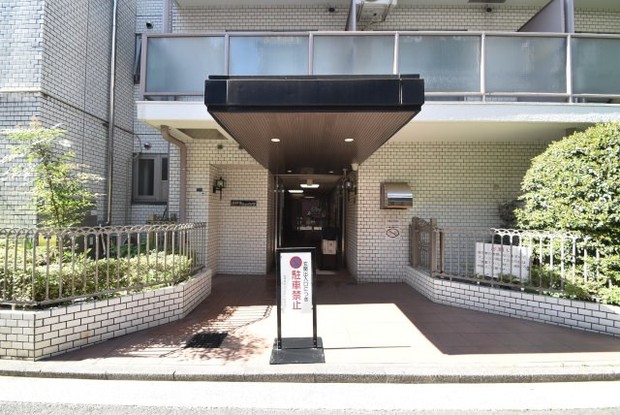 apartment 東京都渋谷区神宮前４丁目11-6　プレファス表参道7F