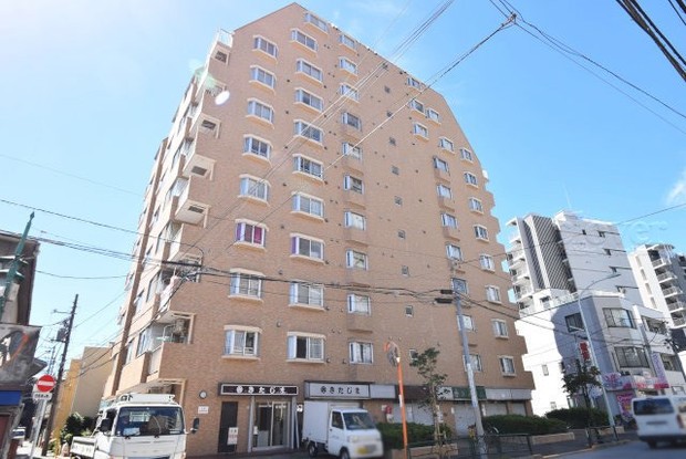 apartment 東京都渋谷区神宮前４丁目11-6　プレファス表参道7F
