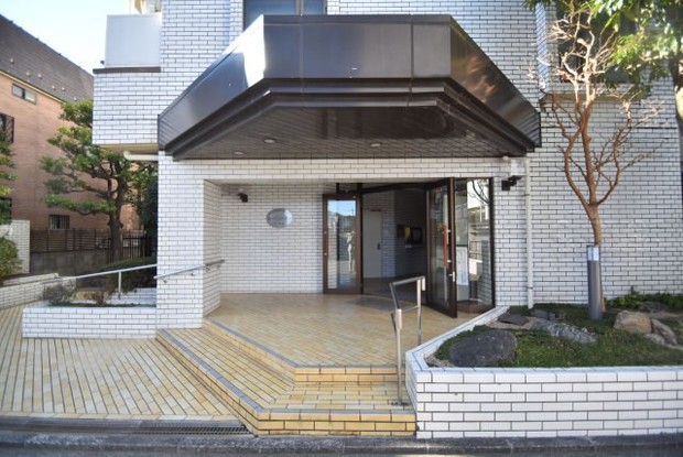 apartment 東京都渋谷区神宮前４丁目11-6　プレファス表参道7F