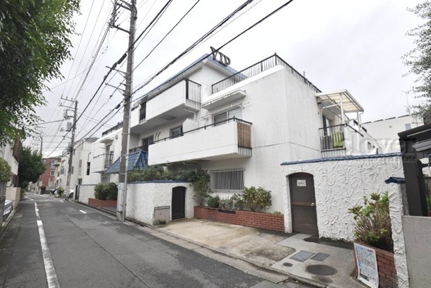 apartment 東京都渋谷区神宮前４丁目11-6　プレファス表参道7F