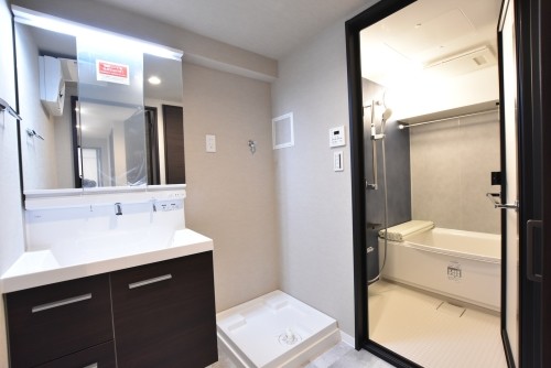 apartment 神奈川県海老名市中央２丁目４－８　ニコービル１階