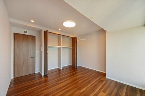 apartment 東京都江東区豊洲４丁目2-2 関崎ビル1F