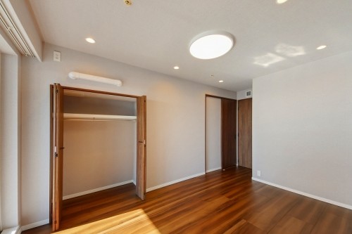 apartment 東京都江東区豊洲４丁目2-2 関崎ビル1F