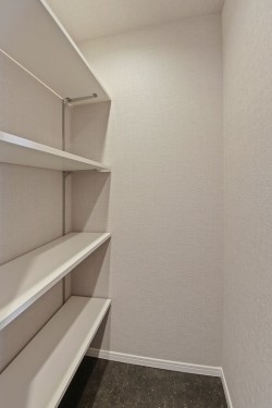apartment 東京都江東区豊洲４丁目2-2 関崎ビル1F
