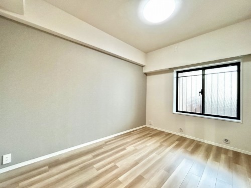 apartment 東京都江東区豊洲４丁目2-2 関崎ビル1F
