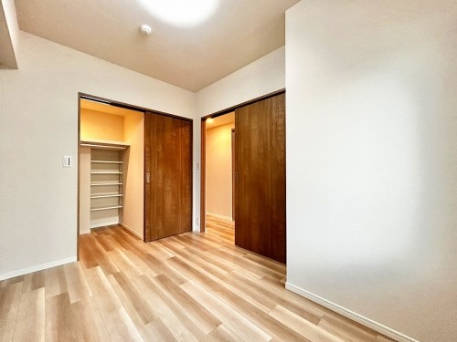 apartment 東京都江東区豊洲４丁目2-2 関崎ビル1F