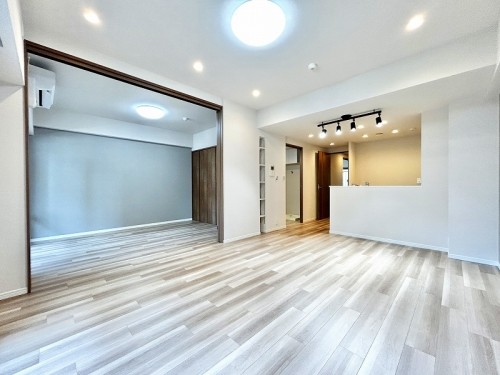 apartment 東京都江東区豊洲４丁目2-2 関崎ビル1F