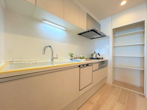 apartment 東京都江東区豊洲４丁目2-2 関崎ビル1F