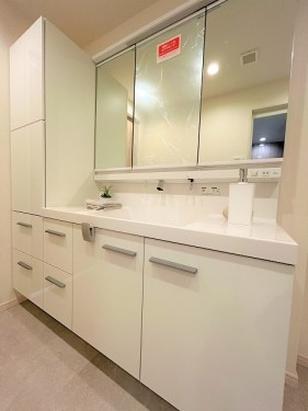 apartment 東京都江東区豊洲４丁目2-2 関崎ビル1F