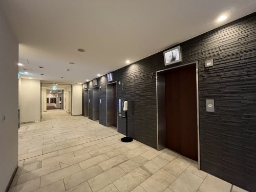 apartment 東京都江東区豊洲４丁目2-2 関崎ビル1F