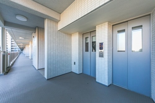 apartment 東京都江東区豊洲４丁目2-2 関崎ビル1F