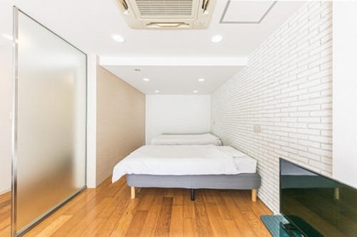 apartment 東京都江東区豊洲４丁目2-2 関崎ビル1F