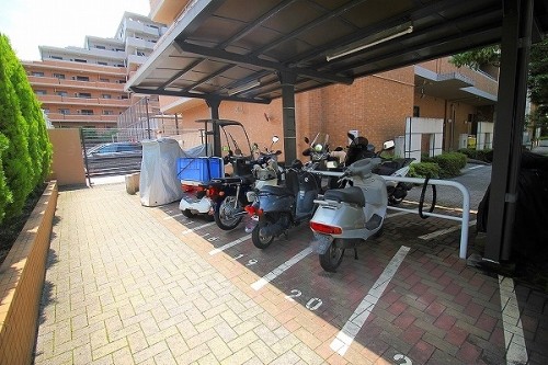 apartment 東京都江東区豊洲４丁目2-2 関崎ビル1F